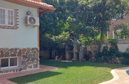 Azuqueca de Henares House | Habitación,Piscina y Jardín