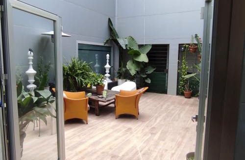 Feria House | Habitación y baño en planta independiente en centro de sevilla