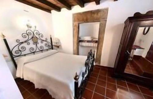 Villar de Plasencia House | Half-timbered house