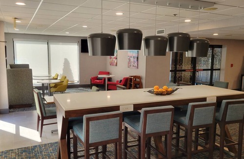 Commerce Hotel | Hampton Inn Commerce