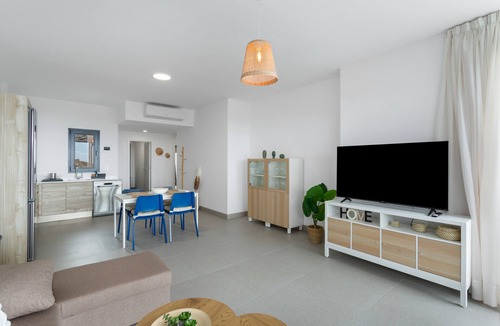 San Bartolome de Tirajana Villa | Holiday Villa 'Yucas 14' with Sea View, Wi-Fi and Air Conditioning