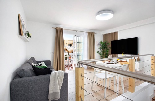 Caleta de Fuste Apartment | Holiday Apartment 'Liomor Luxury' with Shared Pool, Wi-Fi and Air Conditioning