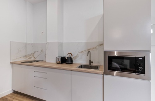Moya Apartment | Holiday Apartment '4' with Mountain Views, Shared Terrace and Garden
