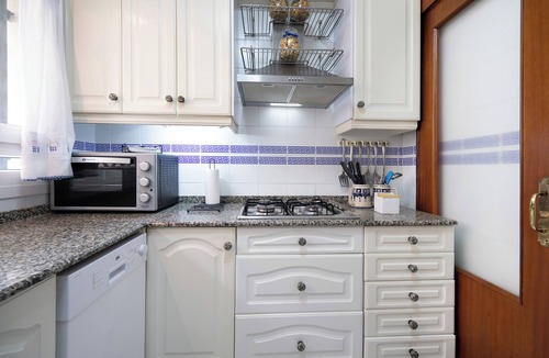 Cadiz Apartment | Holiday Apartment "Huerta del Obispo" with Wi-Fi and Terrace