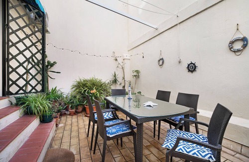 Cadiz Apartment | Holiday Apartment "Huerta del Obispo" with Wi-Fi and Terrace