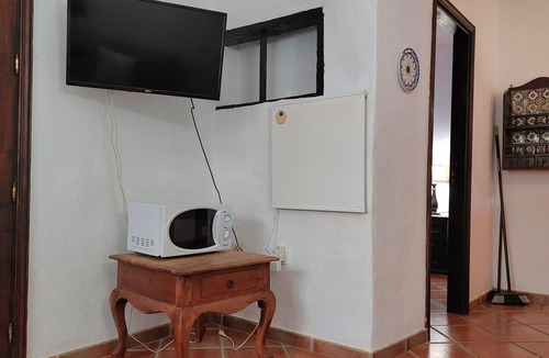 El Guincho Apartment | Holiday flat "Apartamentos Monasterio de San Antonio No. 2" with wifi and patio - Adults only