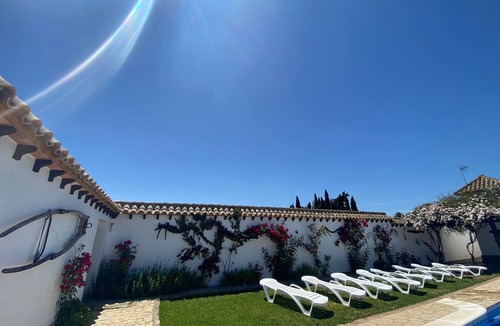 Arcos de la Frontera House | Holiday Home ‘La Cazuela’ with Mountain View, Pool, Garden & Terraces
