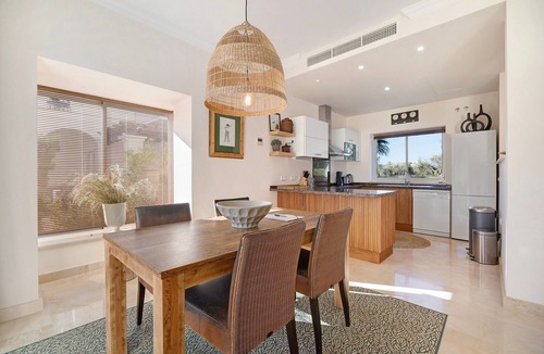 Arcos de la Frontera House | Holiday Home "2-Bedroom Townhouse" with Mountain Views, Shared Pool & Wi-Fi