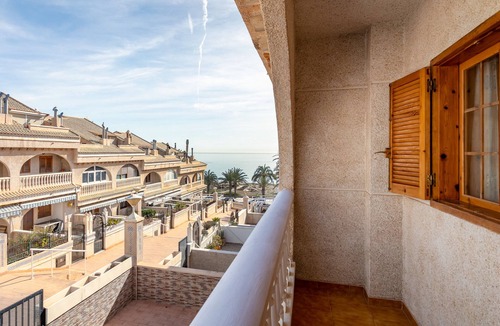 Els Arenals del Sol House | Holiday Home 'Playa Arenales Del Sol' with Sea View, Wi-Fi and Air Conditioning