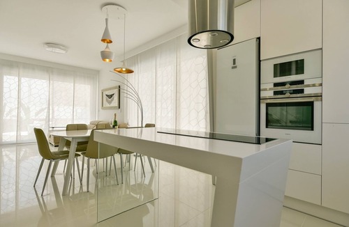 Pueblo Latino House | Holiday Home Casa Mazal Near the Beach with Sea View, Pool, Wi-Fi & Terrace