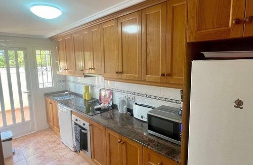 Pinar de Campoverde House | Holiday Home 'Relax Inn' with Sea View, Shared Pool & Wi-Fi