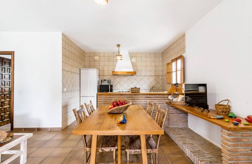 El Palmar House | Holiday Home 'El Acebuche' with Private Pool, Terrace & Wi-Fi