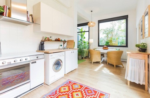 Bellavista House | Holiday Home 'Art and Relaxation in Seville' with Private Terrace, Wi-Fi & Air Conditioning