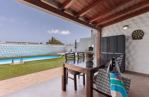 Bahia Calma House | Holiday Home 'Betta' with Private Pool, Garden and Wi-Fi