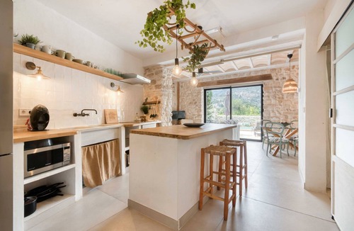 Vall de Gallinera House | Holiday Home 'Ca la Pasita 28' with Mountain Views and Wi-Fi