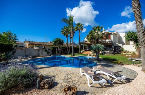 Inca House | Holiday Home 'Can Gual' with Private Pool, Private Terrace and Wi-Fi