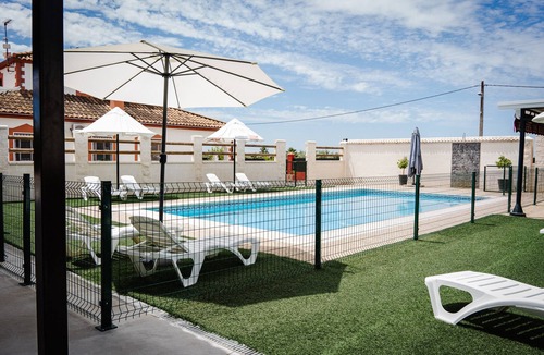 La Carlota House | Holiday Home 'Casa Martina' with Private Pool, Wi-Fi and Air Conditioning