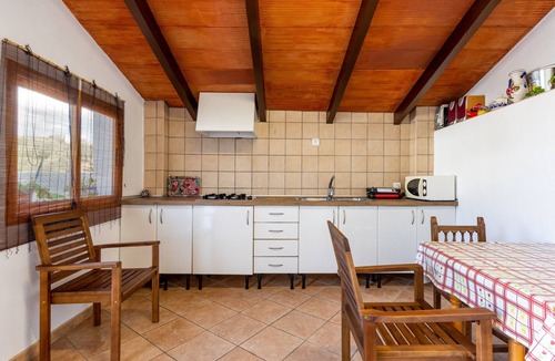 Almogia House | Holiday Home 'Casa Mari' with Mountain Views, Wi-Fi, Balcony, Garden, Terrace & Pool