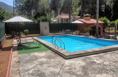 Genoves House | Holiday Home 'Cova Negra Nature' with Mountain Views, Shared Pool and Air Conditioning