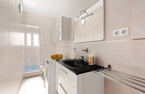 La Cala del Moral House | Holiday Home 'La Casa De La Cala Del Moral' with Shared Pool, Wi-Fi and Air Conditioning