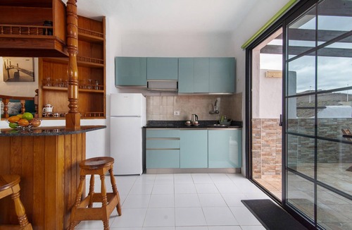 Galdar House | Holiday Home "Faro de Sardina Frente al Mar" with Sea View, Pool & Wi-Fi