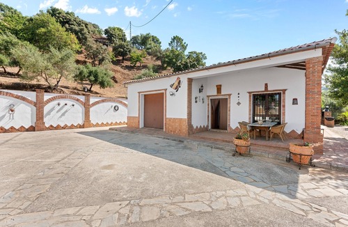 Jubrique House | Holiday Home 'Finca Rural Mazuqueto' with Mountain View, Private Pool and Wi-Fi