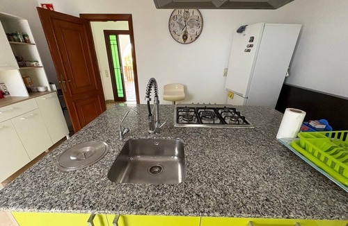 Carboneras House | Holiday Home 'Fmr Villa Taray' with Private Terrace, Garden & Air Conditioning
