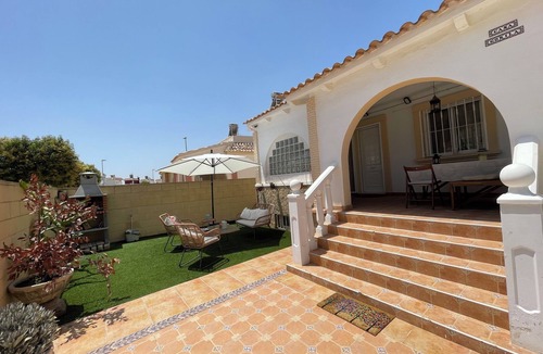 Jeronimo y Avileses y Balsicas de Arriba Villa | Holiday home in a quiet area, opposite a golf course and 20 min from the beach