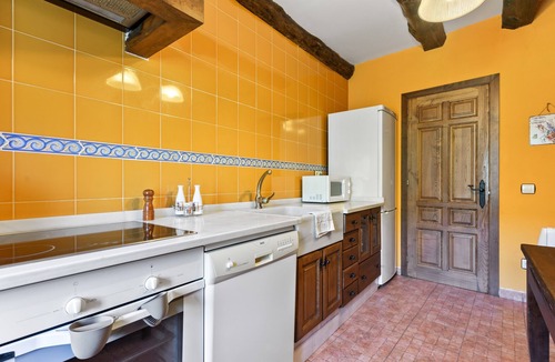 Cangas del Narcea Municipality House | Holiday Home 'Lago Gabriel' with Mountain Views, Private Terrace and Wi-Fi