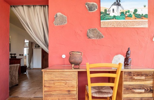 Tetir House | Holiday Home La Higuerita de Tetir with Mountain View, Garden & Wi-Fi