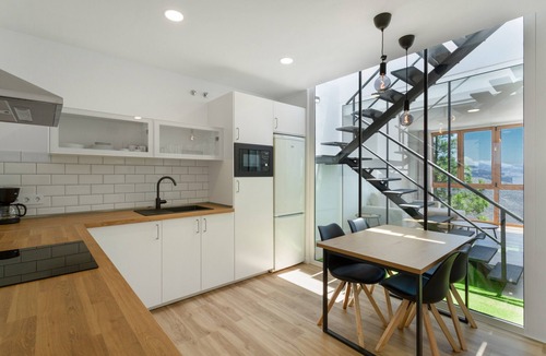 Artenara House | Holiday Home 'Los Mojones' with Mountain Views, Wi-Fi and Air Conditioning