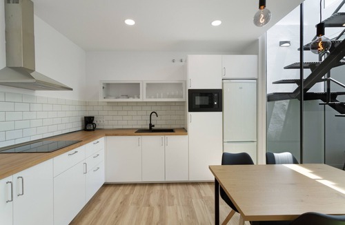 Artenara House | Holiday Home 'Los Mojones' with Mountain Views, Wi-Fi and Air Conditioning