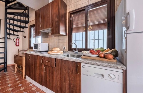 Zufre House | Holiday Home 'Los Placeres Del Paladin' with Mountain View, Private Terrace and Air Conditioning