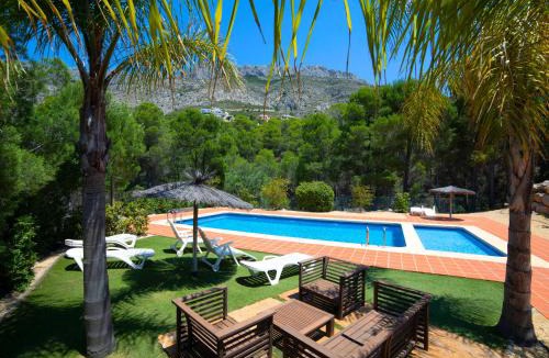 Bernia House | Holiday Home Mont Verd by Interhome