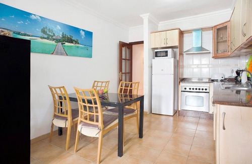 Sardina Apartment | Holiday Home "Playa Sardina" near the Beach with Mountain View & Wi-Fi