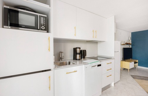 Alcaucin House | Holiday Home 'Serena Vista' with Mountain View, Wi-Fi, and Air Conditioning