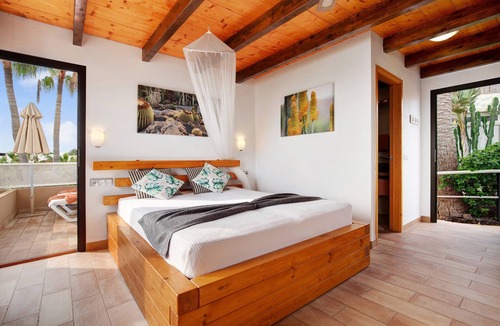 Bahia Calma House | Holiday home "Torre 5" with Sea View, Terrace & Wi-Fi