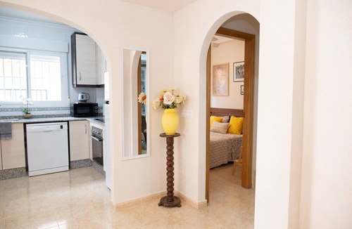 La Tercia House | Holiday Home 'Tranquil Retreat' with Mountain View, Wi-Fi and Air Conditioning