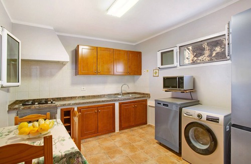 San Bartolome de Tirajana Villa | Holiday Home "Vidalenta El Salobre" with Mountain Views, Private Pool, and Wi-Fi