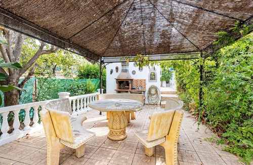 Los Cortijillos House | Holiday Home 'Villa Eden' with Mountain View, Wi-Fi and Air Conditioning