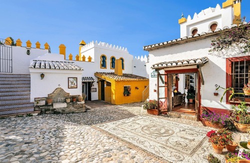 Alcaucin House | Holiday house Alcaucin for 1 - 6 persons with 3 bedrooms - Row house
