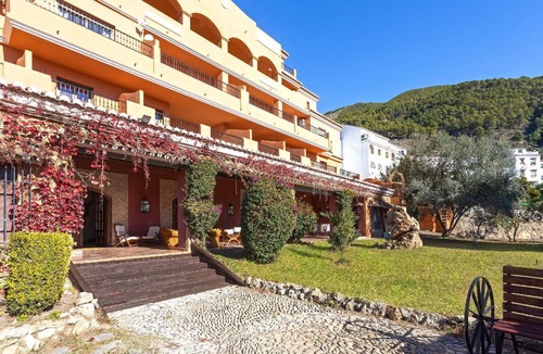 Alcaucin House | Holiday house Alcaucin for 1 - 14 persons with 6 bedrooms - Holiday apartment in one or multi-family