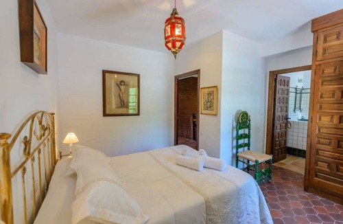 Alcaucin Hotel | Holiday House with Large Private Pool