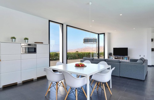 Macher Villa | Holiday Villa Iconic with Mountain View, Fast Wi-Fi, A/C, Pool