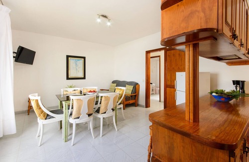 Mozaga House | Home In Central Location with Vegetable Garden, Terrace, Mountain View & Wi-Fi