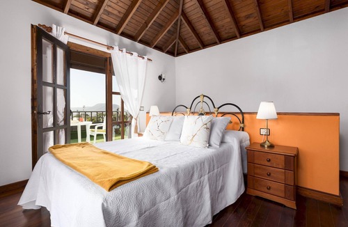 Triquivijate Apartment | Home2Book La Molina A, Cozy Terrace Retreat