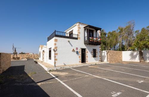 Triquivijate House | Home2Book La Molina A, Cozy Terrace Retreat
