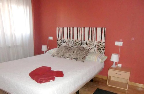 Zamora Apartment | Homerez - Beautiful appartement for 5 ppl. with balcony at Zamora