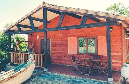 Canamero House | Homerez - Beautiful house for 6 ppl. with shared pool and terrace at Cañamero