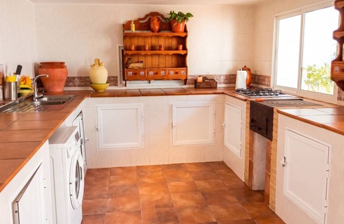 Los Agustines House | Homerez - Charming House with Pool in Montilla